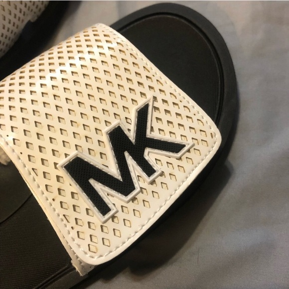 MICHAEL KORS white logo slide sandals - Picture 4 of 6